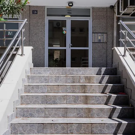 Ana Urban Apartment